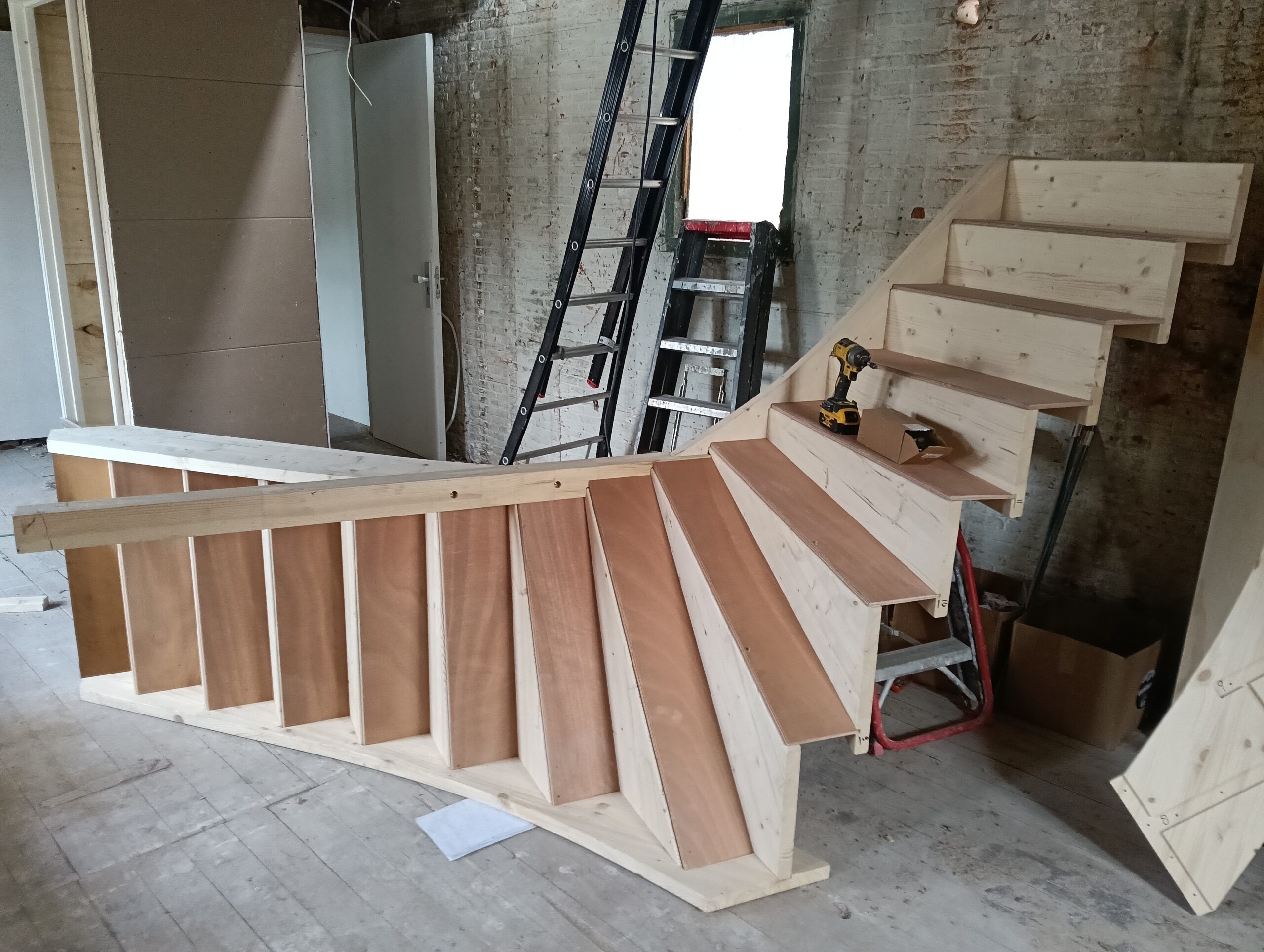 houten_trap_liggend